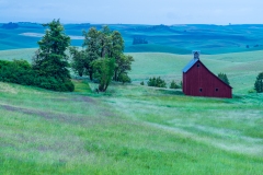 Photo of the Saltbox Barn in the Palouse very early morning