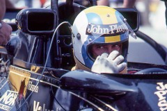Photo of F1 Lotus with driver Gunner Nilsson. 1977 F1 LBGP